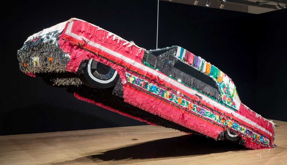 La Gypsy Rose Piñata, del artista Justin Favela