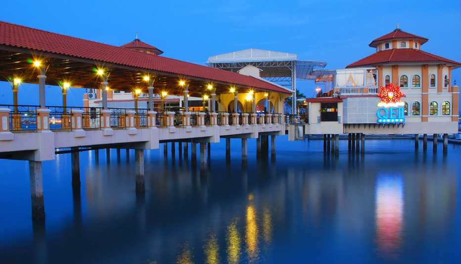 Walkway Over Water In Penang Malaysia, Cheap Places To Retire