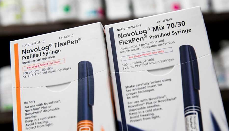 Dos paquetes de inyectores de insulina NovoLog