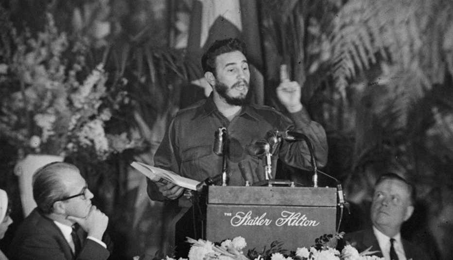 Fidel Castro dando un discurso
