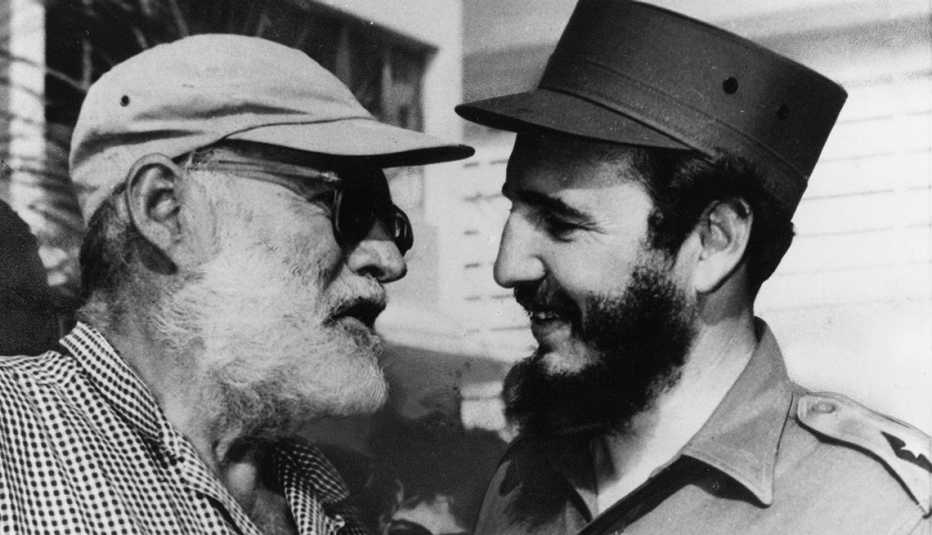 Fidel Castro junto a Ernest Hemingway