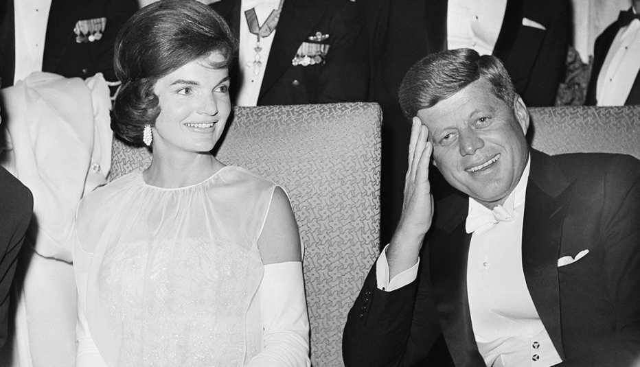 Jacqueline Kennedy Onassis: ex primera dama de Estados Unidos (1961–1963)