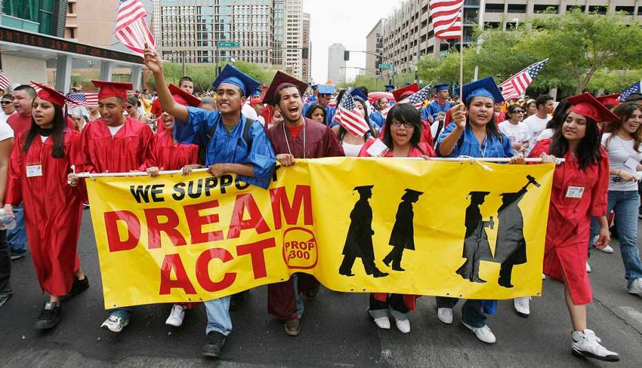 Estudiantes marchan a favor de la reforma migratoria y el Dream Act, Derechos Civiles chicanos
