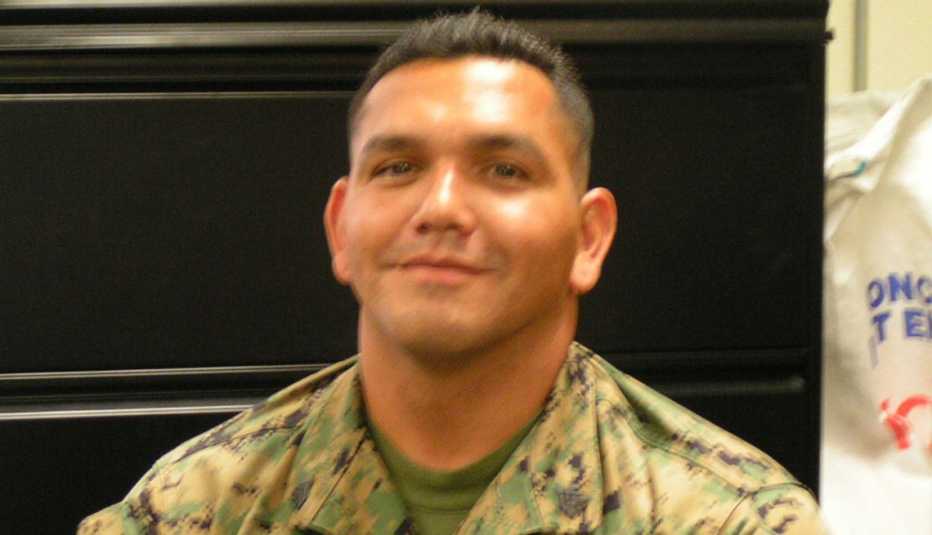 Luis Daniel Almaguer, marino de los Estados Unidos