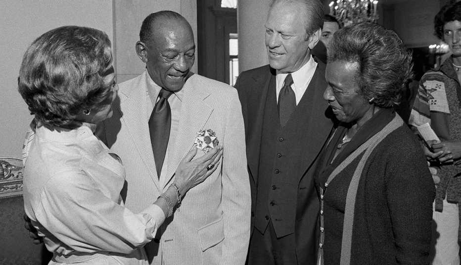 Presidente Gerald Ford reconoce oficialmente el Mes de la Historia Afroamericana