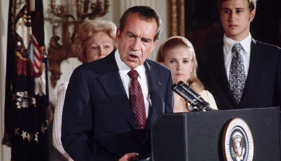 Richard Nixon renuncia a la presidencia tras el escándalo de Watergate