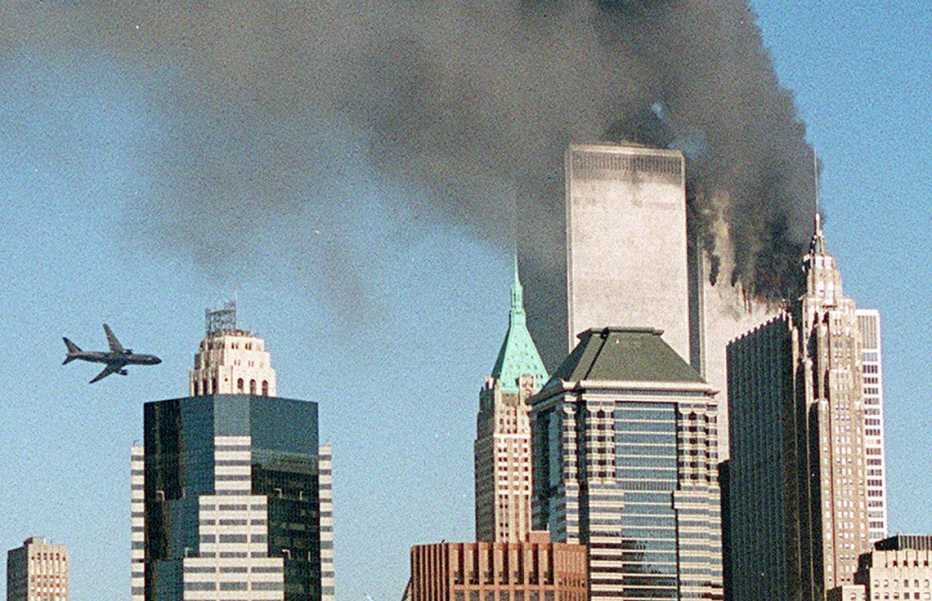 El segundo avión está a punto de golpear el World Trade Center el 11 de septiembre de 2001