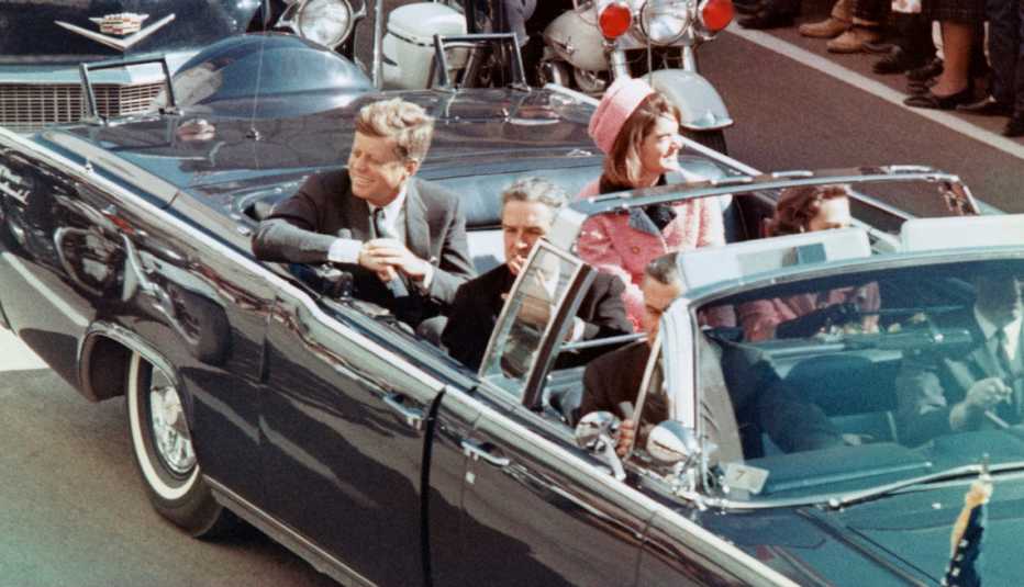 El presidente John F Kennedy y Jacqueline Kennedy en Dallas el día de su asesinato