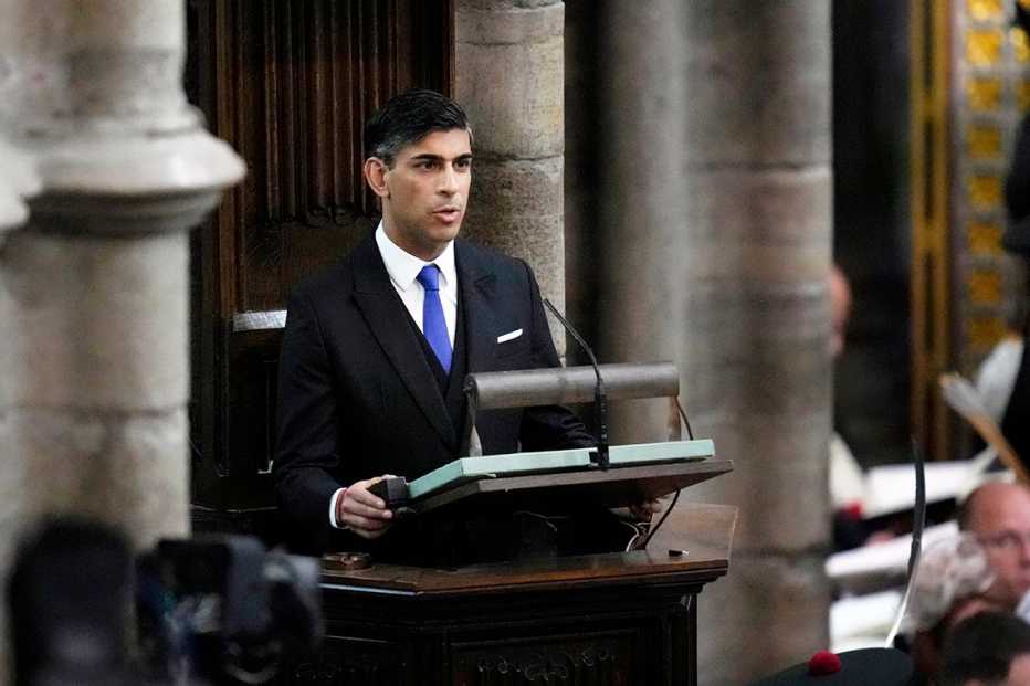 El primer ministro británico, Rishi Sunak, habla durante la ceremonia de coronación del rey Carlos III en la Abadía de Westminster