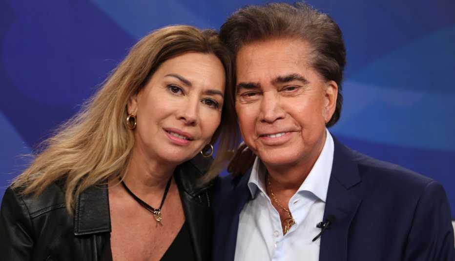 José Luis Rodríguez, El Puma, junto a su esposa Carolina Pérez