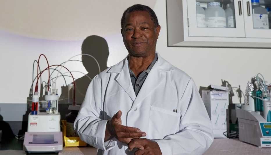 El doctor Ted Love desarrolló un nuevo tratamiento para la anemia de células falciformes