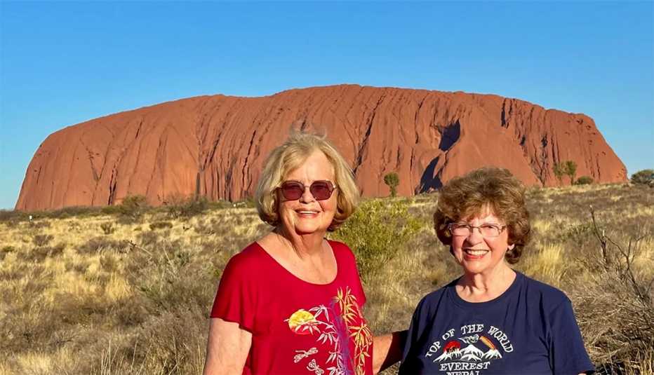 Izquierda, Ellie Hamby; derecha, Sandy Hazelip de vacaciones en Australia