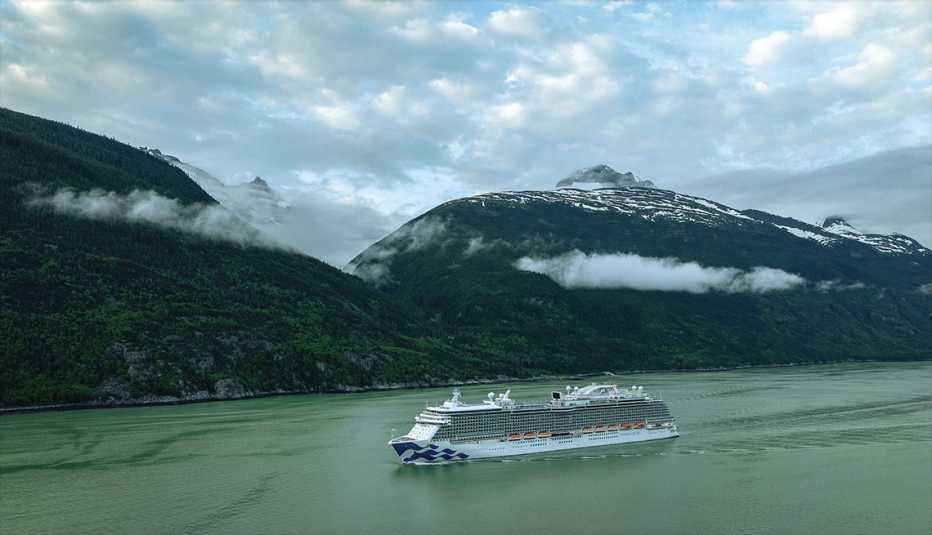 Un viaje en un crucero de Princess Cruise incluye un recorrido terrestre de cinco días y un crucero de siete días a bordo del Majestic Princess.