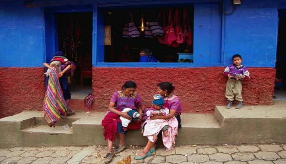 Pequeña tienda de artesanías en Panajachel, Guatemala - Lugares para visitar en Guatemala