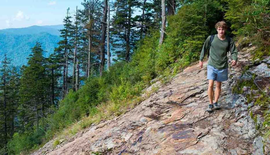 10 Best National Park Hikes - Hiking the Great Smoky Mountains National Park