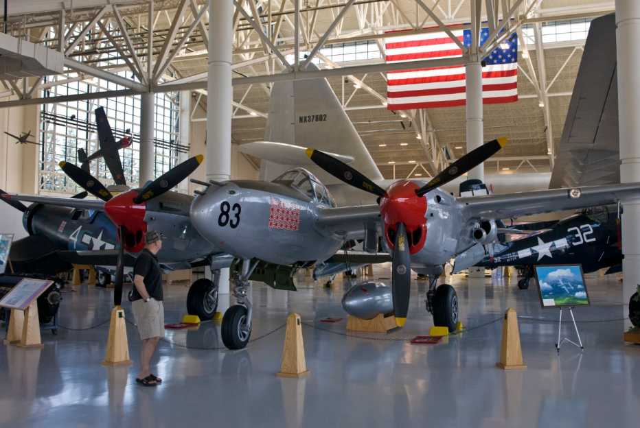 Avión de la Segunda Guerra Mundial en un museo.
