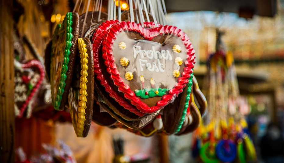Galletas alemanas Lebkuchen a la venta en un mercado navideño