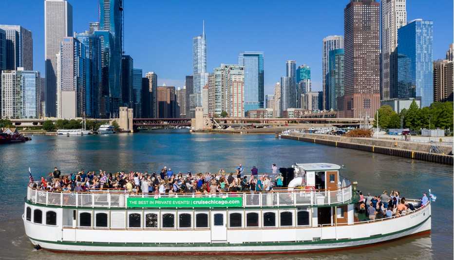 Tour en barco por el río en Chicago