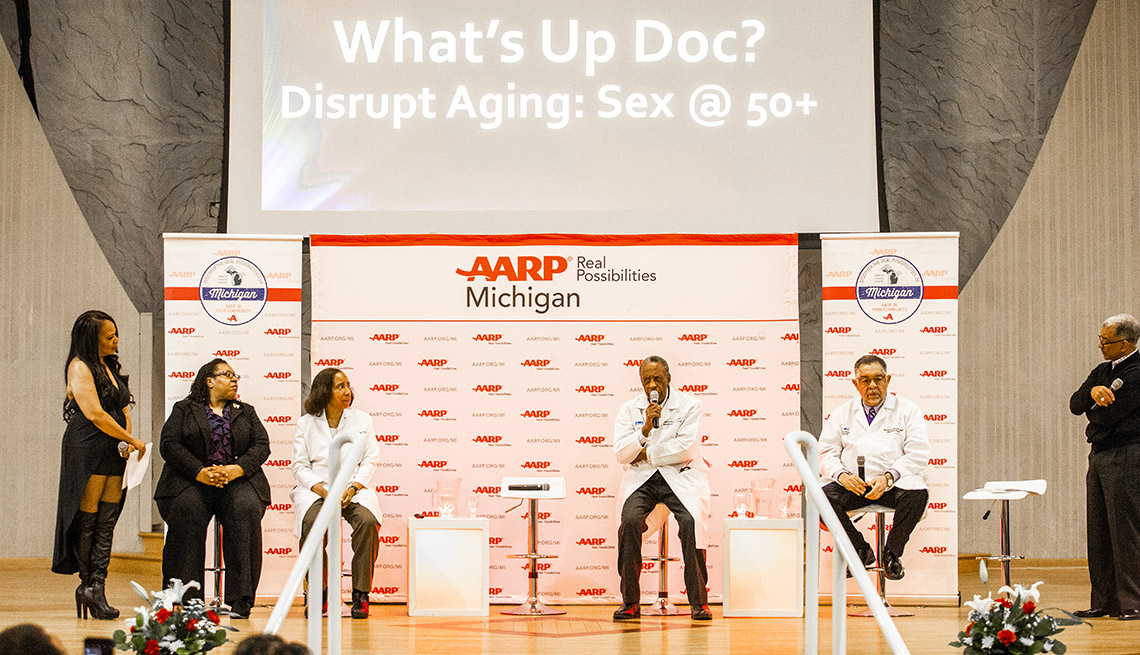 Panel discute el sexo a los 50 años en un evento de AARP Disrupt Aging