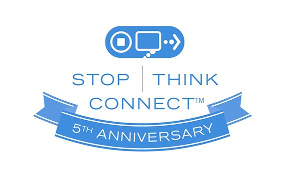 logo del quinto aniversario de Stop. Think. Connect. 
