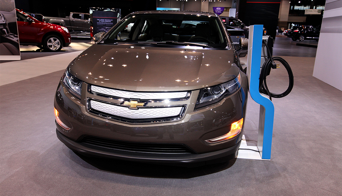 item 2 of Gallery image - brown 2014 Chevrolet Volt