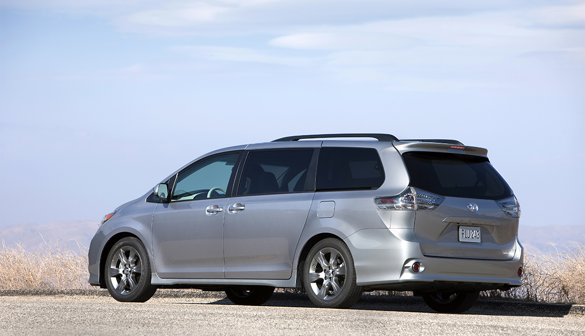item 7 of Gallery image - silver Toyota Sienna