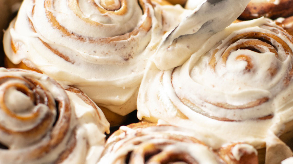 Cinnabon Frosted Sweet Roll