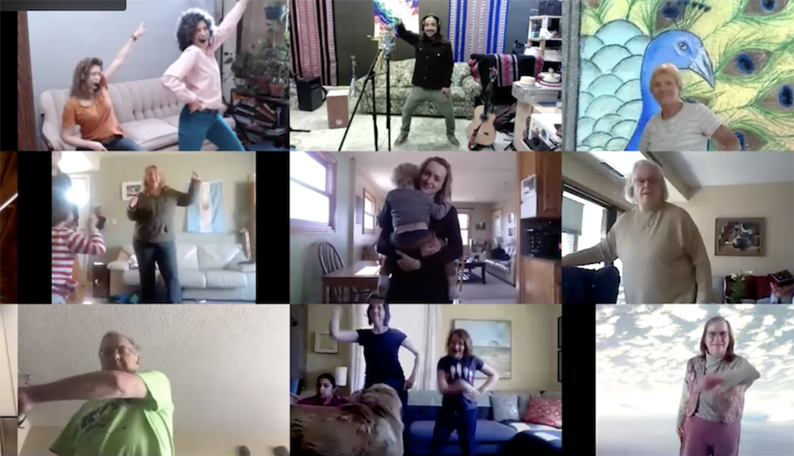  nueve pantallas diferentes de personas bailando mientras participan en un programa virtual de baile y música