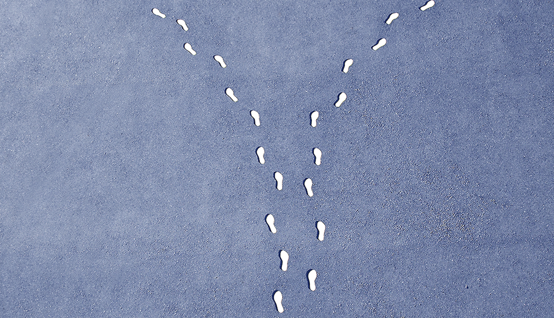 diverging footprints
