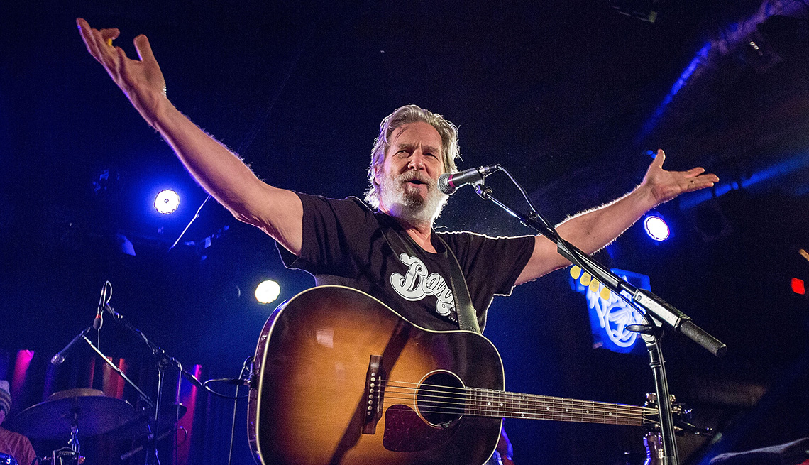 Actor Jeff Bridges Performs On Stage, Singer, Musician, Guitar, Concert, Actor Rock Stars