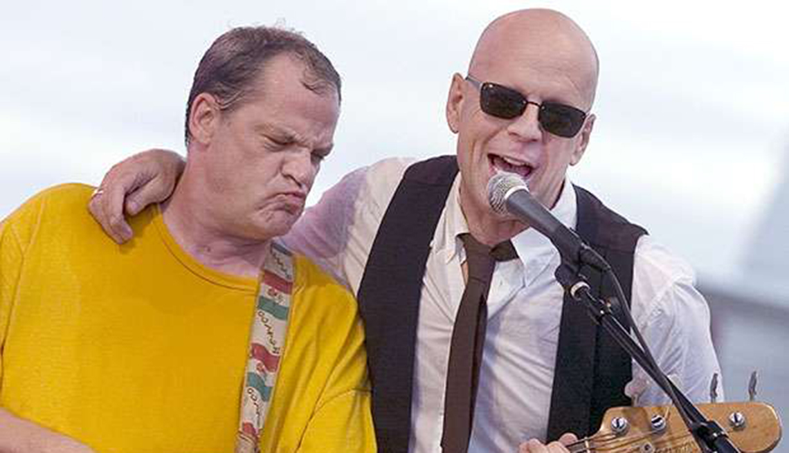 Actores convierten en realidad sus sueños musicales - Bruce Willis con el bajista Tad Wadhams