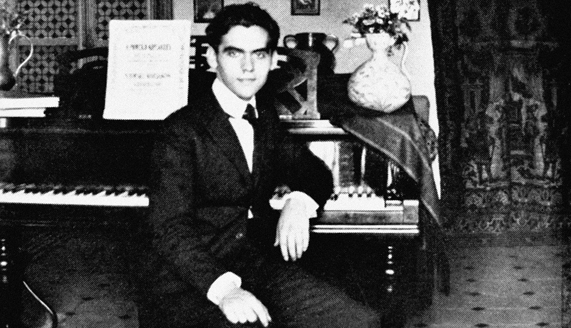 Foto del dramaturo español Federico García Lorca a los 20 años, 1919