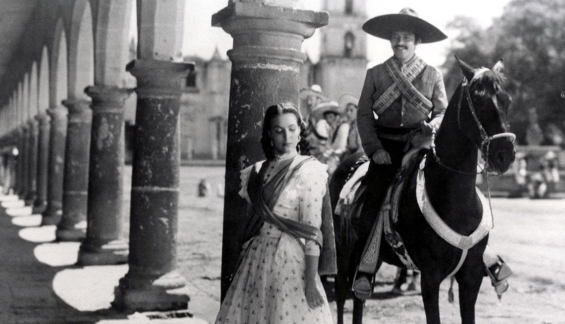 Pedro Armendáriz un actor que dejó huella en México y Hollywood - En una escena de la película Enamorada con María Félix, 1946  