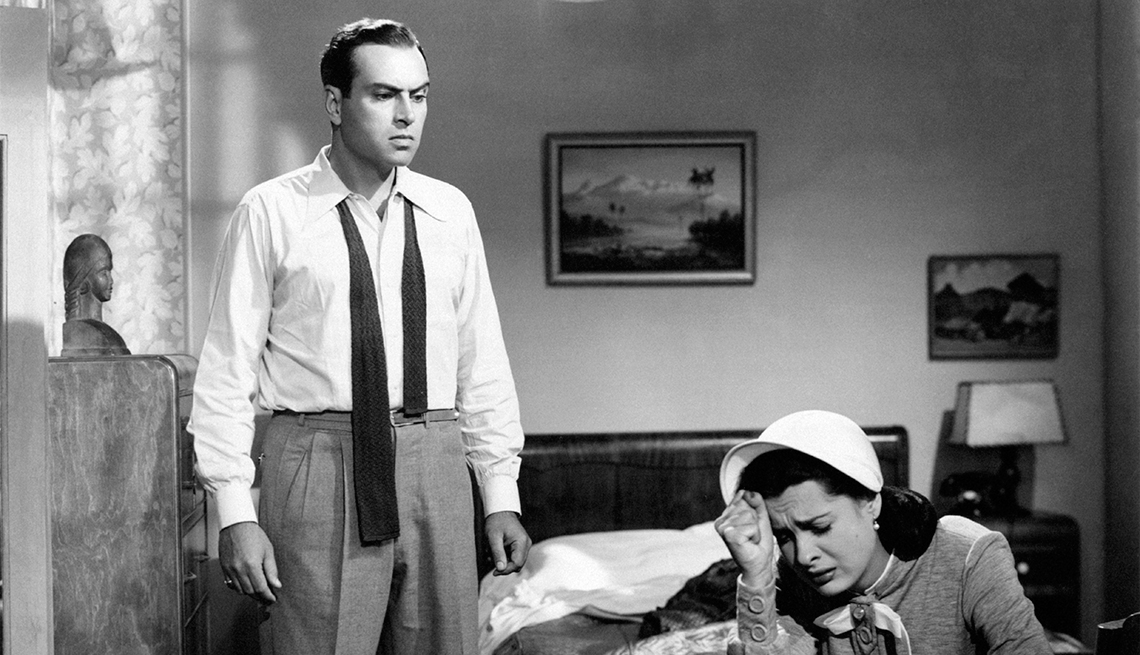 Pedro Armendáriz un actor que dejó huella en México y Hollywood - En una escena de la película Odio Mortale con la actriz Rebeca Iturbide, 1951  