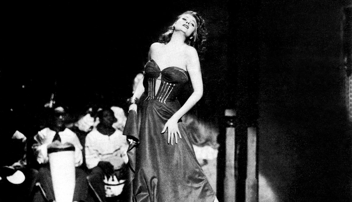 Rita Hayworth en una escena de la película Affair in Trinidad - La vida de la artista en el cine
