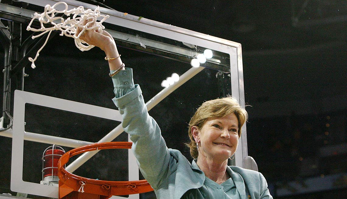 Pat Summitt, Legendary Coach, Alzheimer's Advocate, Dies at 64