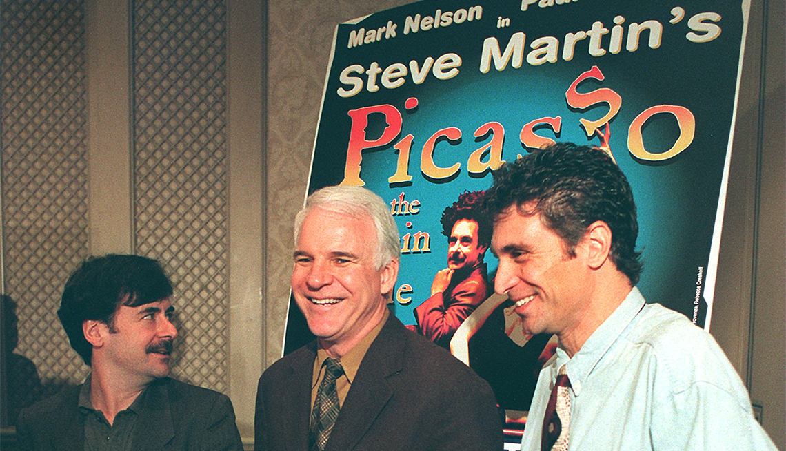 Foto en la presentación de 'Picasso at the Lapin Agile' - La carrera del comediante Steve Martin a través de los años