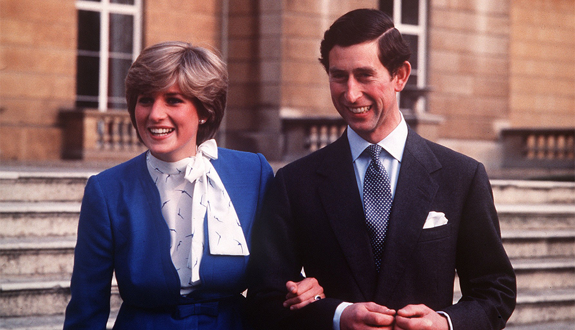 item 8 of Gallery image - Lady Diana Spencer Reveals Her Sapphire And Diamond Engagement Ring While She And Prince Charles Pose For Photographs In The Grounds Of Buckingham Palace Following The Announcement Of Their Engagement. 