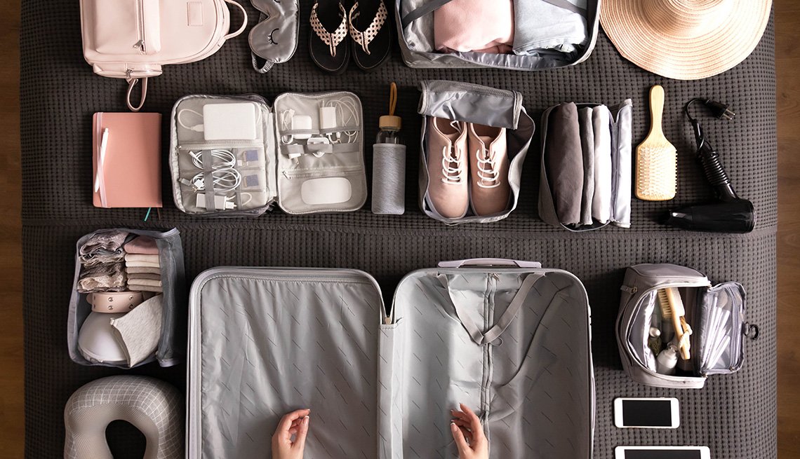 Tips to minimize luggage weight