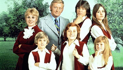 Actress Shirley Jones and the cast of The Partridge Family (Everett Collection)