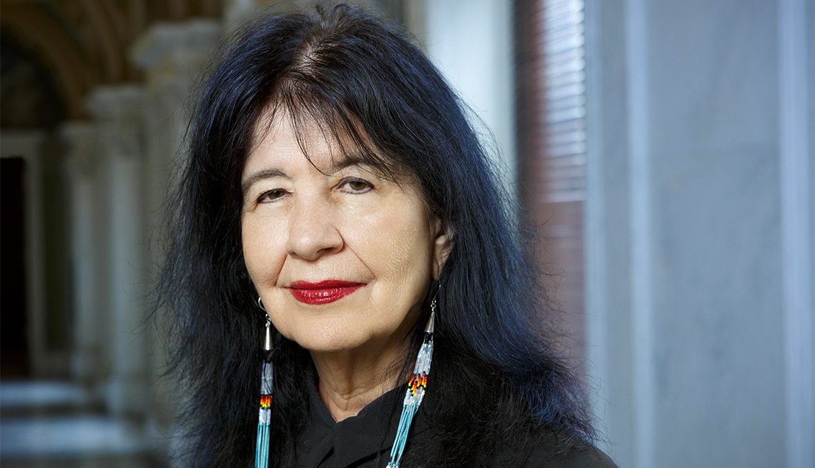 Joy Harjo, poeta laureada dice que la edad no la define
