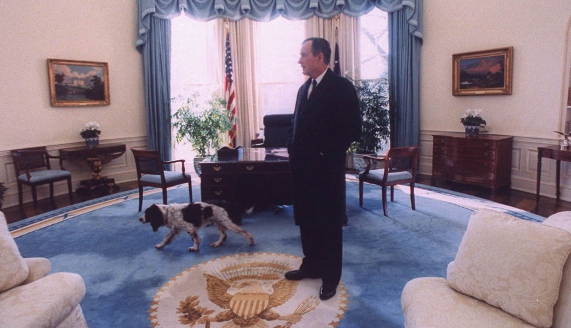 item 3 of Gallery image - Presidente George H.W. Bush