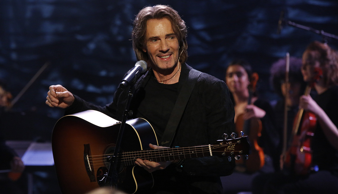 item 8 of Gallery image - Singer Rick Springfield durante "The Talk" de CBS Television Network, mayo 22, 2019. 