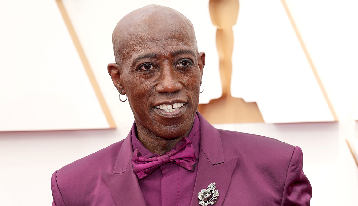 item 11 of Gallery image - Wesley Snipes on the red carpet at the 94th Annual Academy Awards