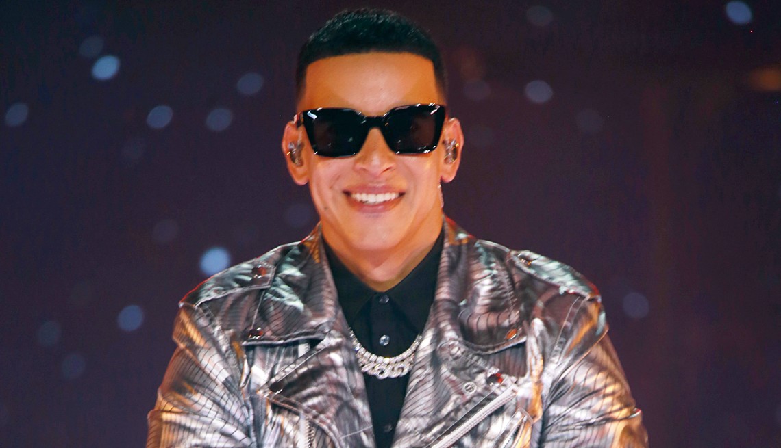 Daddy Yankee durante un espectáculo de despedida de año en el espectáculo en el Distrito T-Mobile en San Juan, Puerto Rico.