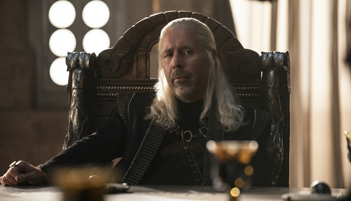 Paddy Considine como el rey Viserys I Targaryen.