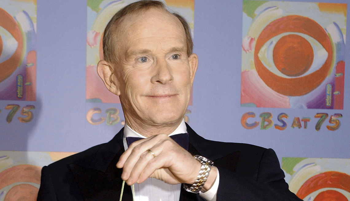Tom Smothers, Comic Half of the Smothers Brothers, Dies - Vimarsana News