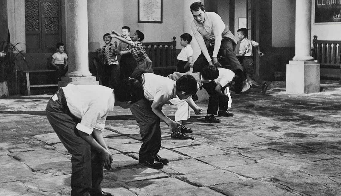 item 8 of Gallery image - Escena de la película El Analfabeto, de Cantinflas, 1961 