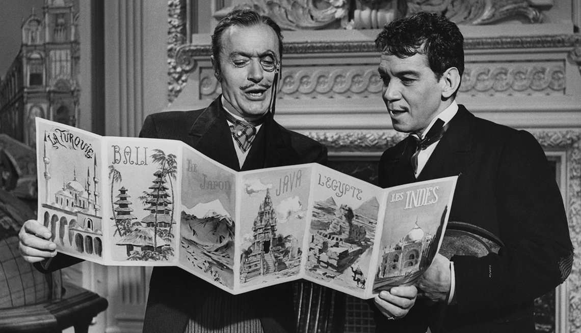 item 6 of Gallery image - Escena de la película Around the World in 80 Days, de Cantinflas, 1956 