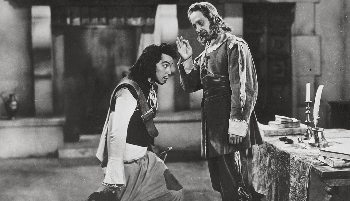 item 3 of Gallery image - Escena de la película Los Tres Mosqueteros, de Cantinflas, 1942 
